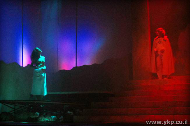  דוד מבחין בבת שבע מתרחצת (בית צבי 2003) 