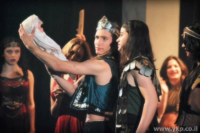  הולדת שלמה - יהודה לוי בתפקיד יואב, גיא קופמן בתפקיד דוד, יעל בר זוהר בתפקיד בת-שבע (השכנים 1995) 